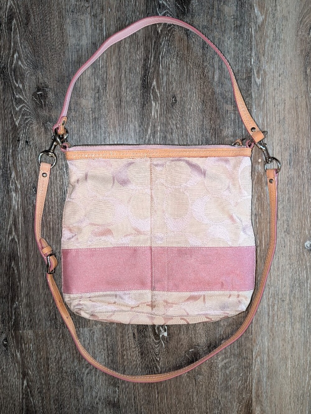 Coach Signature Shoulder Bag in Pink